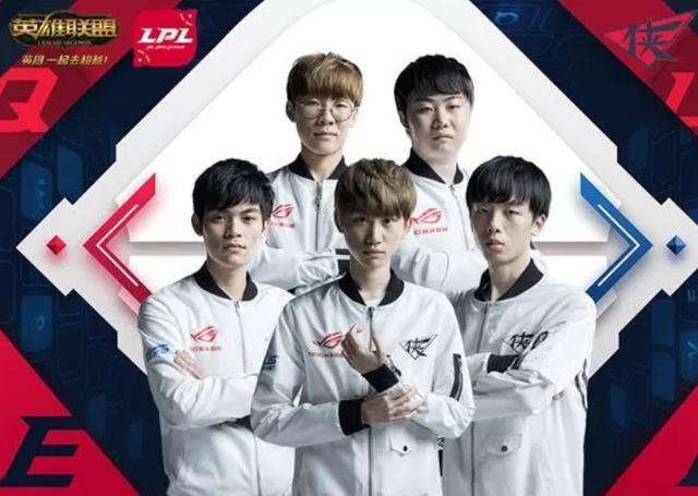 随着国际足 随着国际足